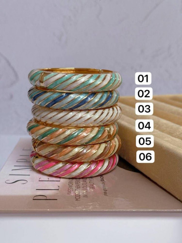 Vintage Twisted Enamel Bangle Bracelet with Pearl Sheen Effect